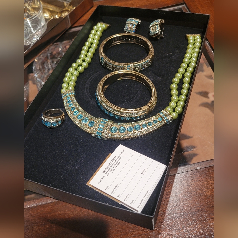 Heidi Daus Elegant Green Pearl And Aquamarine Crystal Jewelry Set